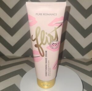 Coochy Rash-free conditioning shave cream- Flirt